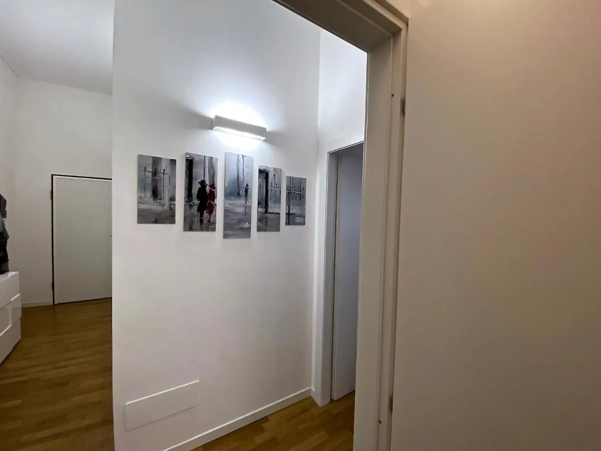 Duomo Apartment - Diaz Milano Italia