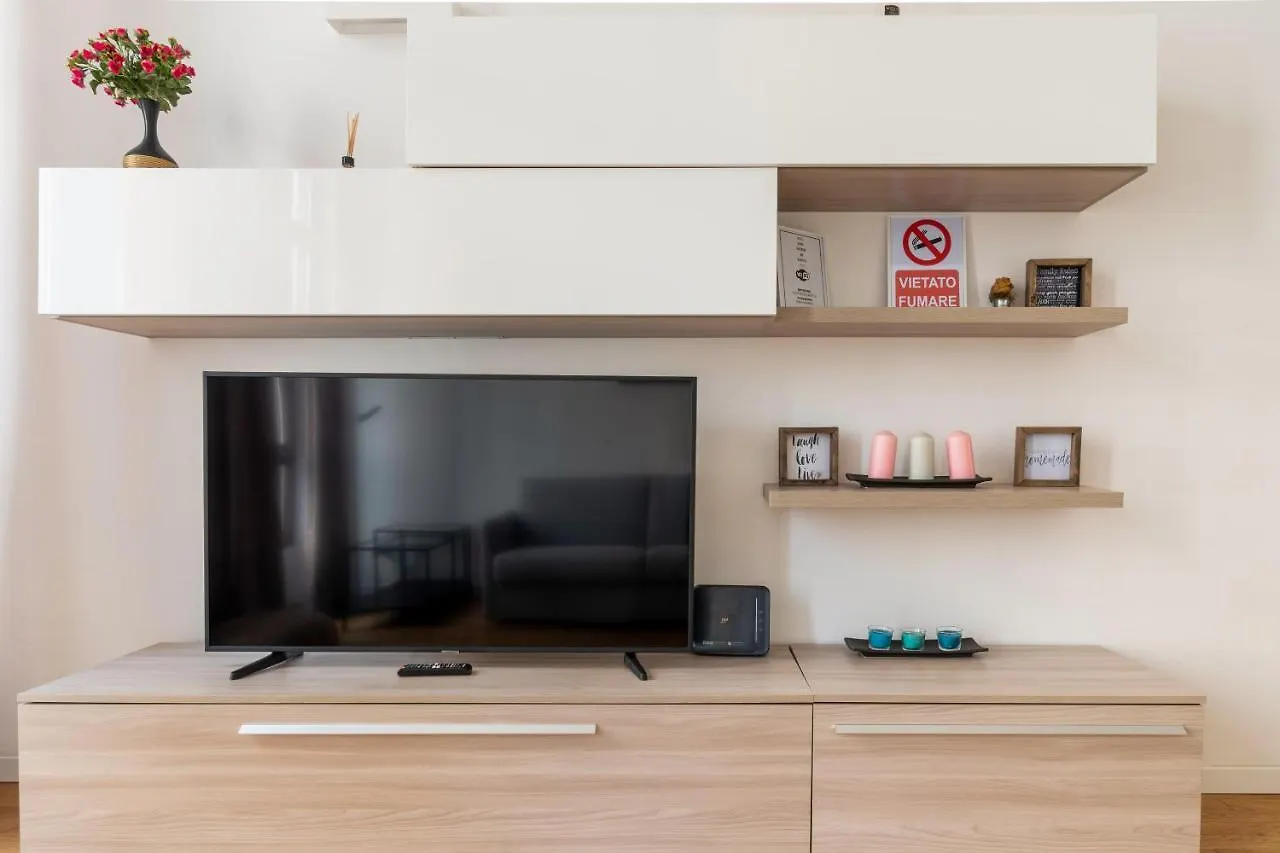 Duomo Apartment - Diaz Milan Italy